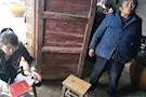 陵区商务局党员干部开展扶贫帮困志愿服务