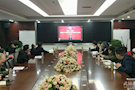 做一名合格党员—— 区人社局全体党员集中收看区委莫书记上党课