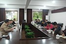 袁文到乡镇（街道）开展党建工作会商