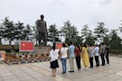区服务业办党支部开展迎“七一”党建活动