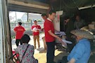 启明街道皇木关社区驻片单位党员志愿者 参加平安创建宣传活动